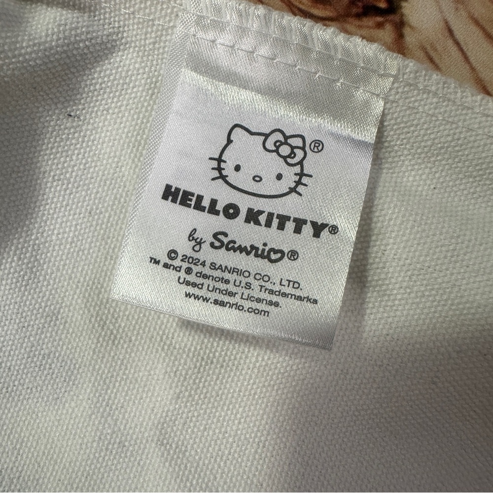 Hello Kitty Sacramento Kings Canvas
Tote bag - Picture 10 of 12